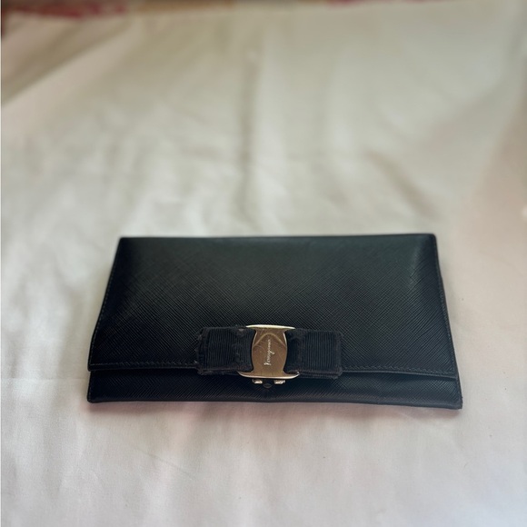 Salvatore Ferragamo Black Vara Ribbon Silver Bi-fold Authentic - Picture 2 of 7
